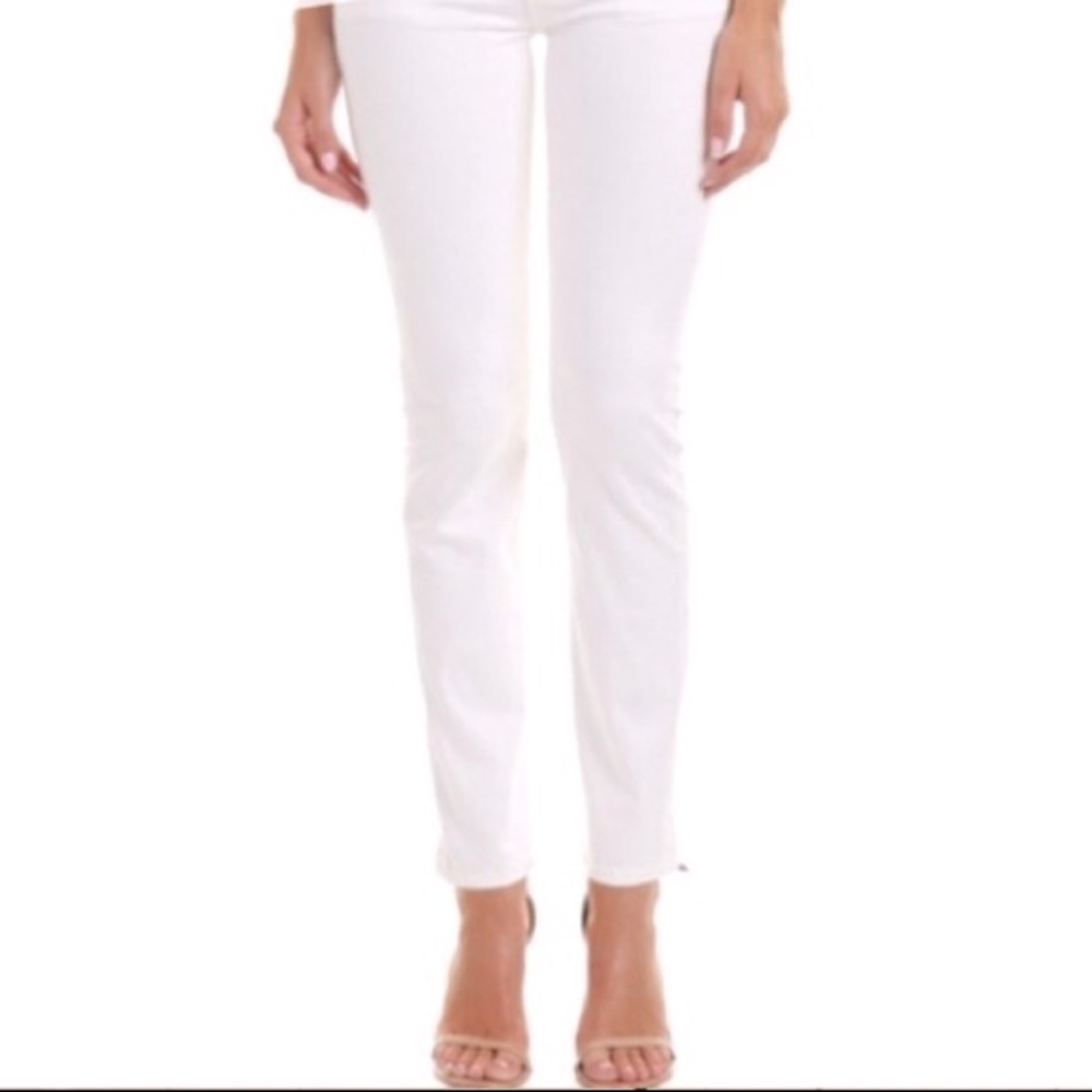 Delicious booty white jeans